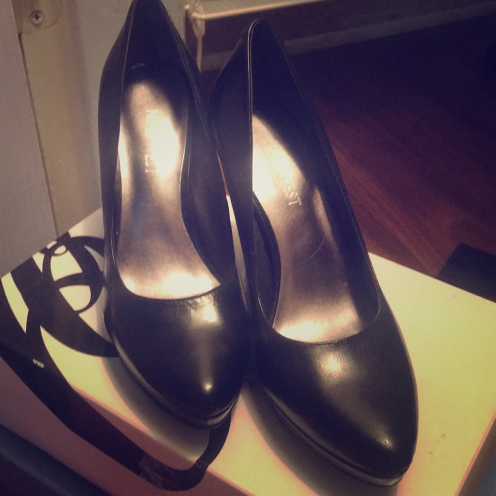 Nine West Black Heels Size 5.5